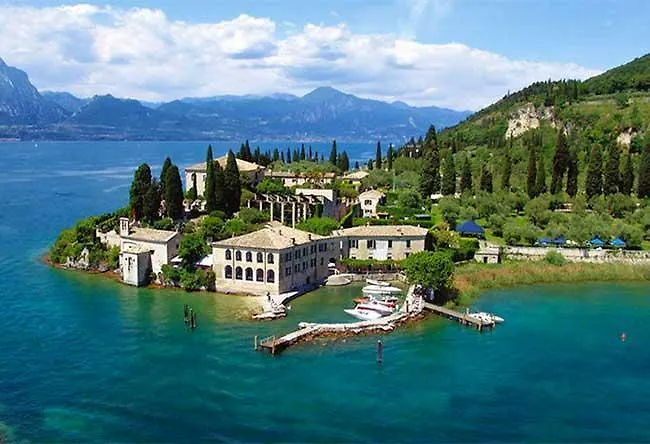 Welcome Traveller Tintoretto Garda (Verona)